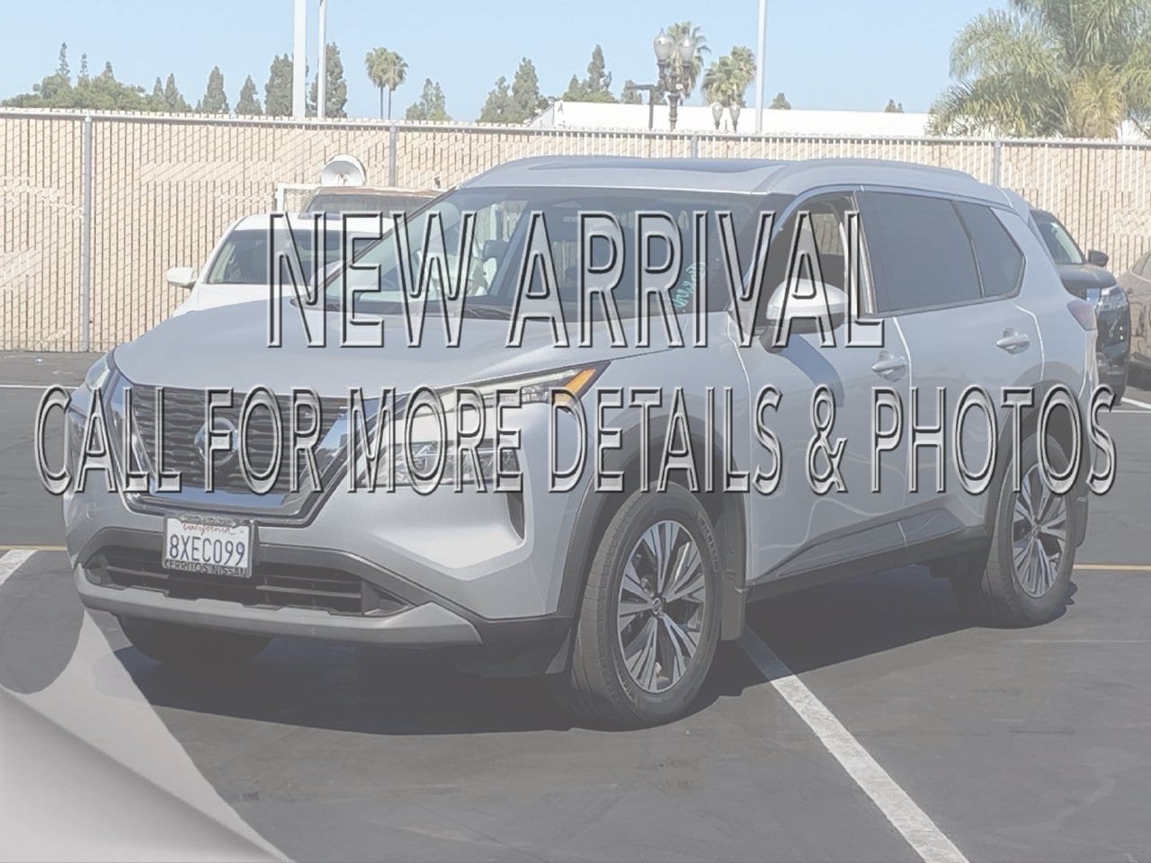 Used 2021 Nissan Rogue SV w/ Premium Package FWD image 1