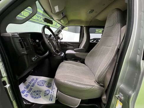 Used 2017 Chevrolet Express 2500 LS RWD image 16
