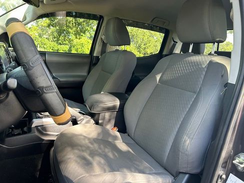 Used 2020 Toyota Tacoma SR5 RWD image 14