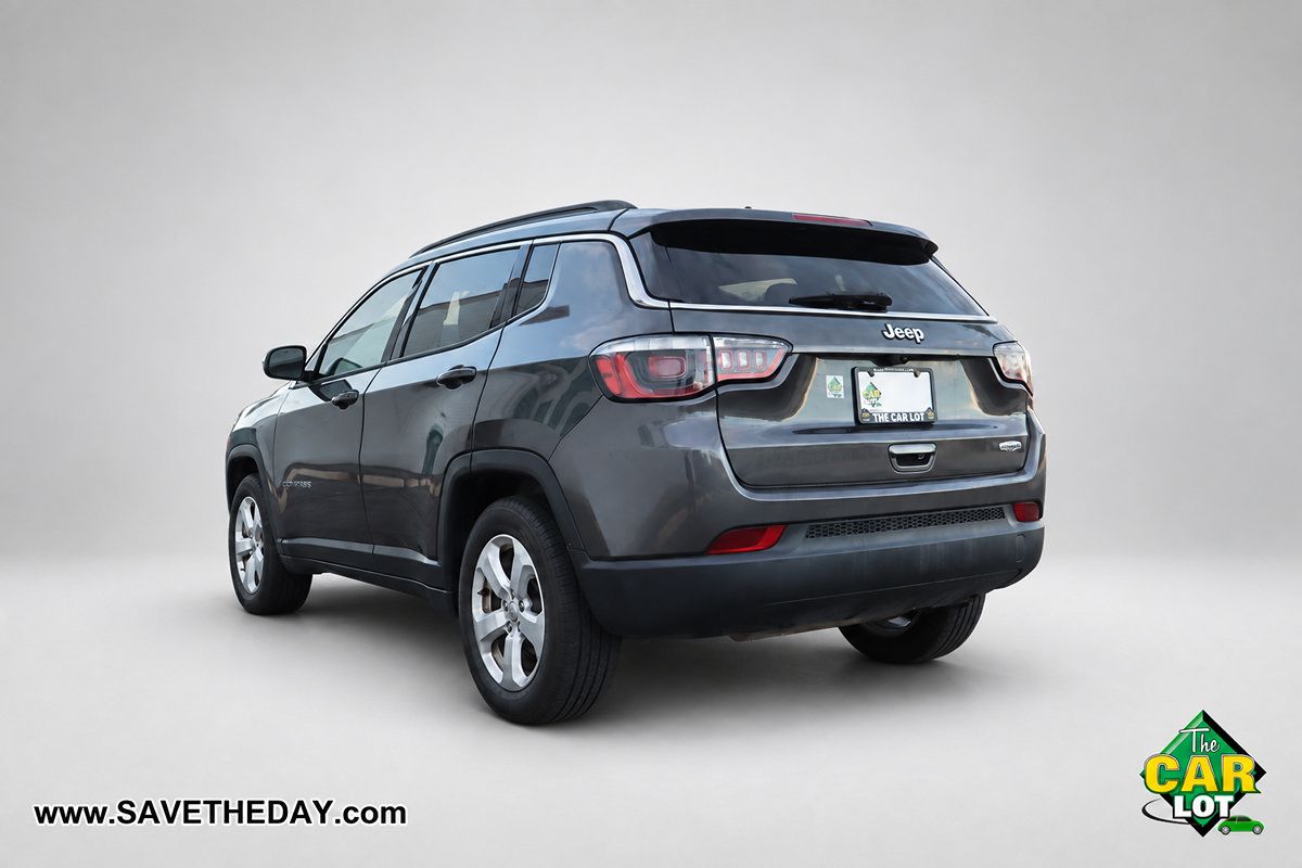 Used 2018 Jeep Compass Latitude FWD image 6