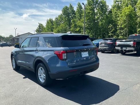 New 2026 Ford Explorer Active RWD image 7