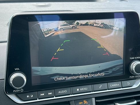 Used 2025 Nissan Altima 2.5 SV FWD image 19