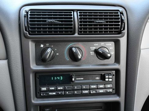 Used 2000 Ford Mustang Coupe RWD image 12