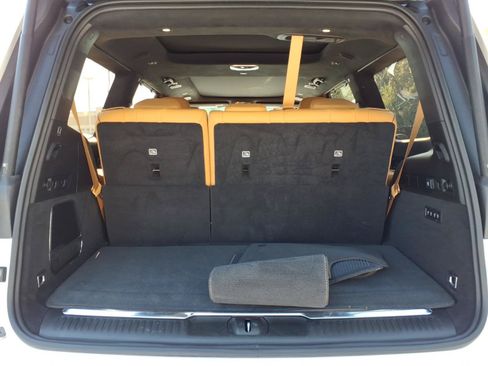 Used 2023 Jeep Grand Wagoneer Series III AWD/4WD image 33
