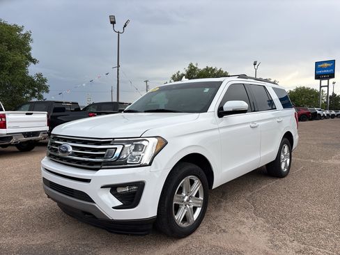Used 2020 Ford Expedition XLT w/ Equipment Group 202A AWD/4WD image 4