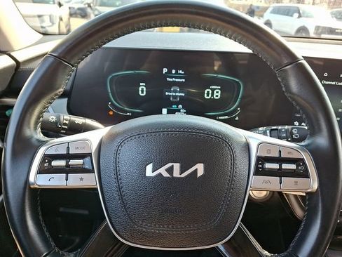 Used 2024 Kia Telluride S image 19