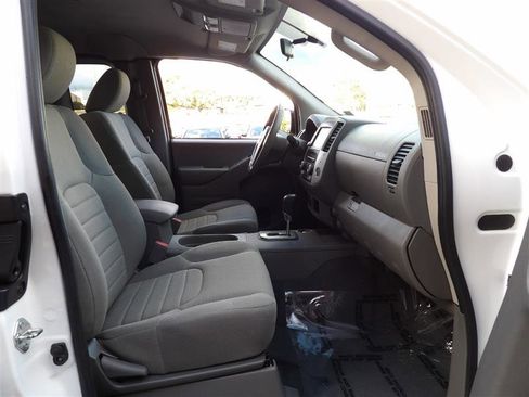 Used 2020 Nissan Frontier S image 13