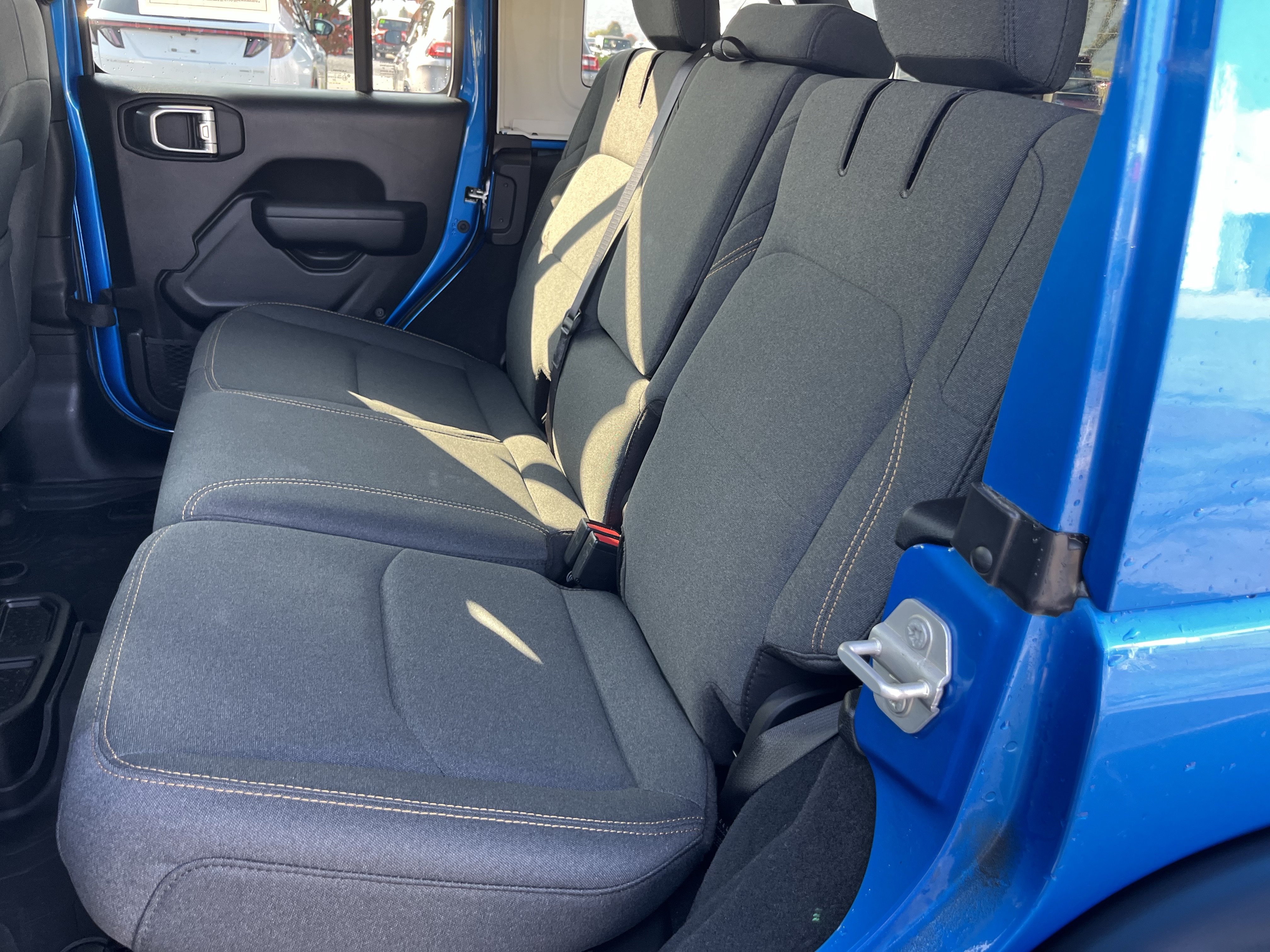 Used 2024 Jeep Wrangler Unlimited AWD/4WD image 20