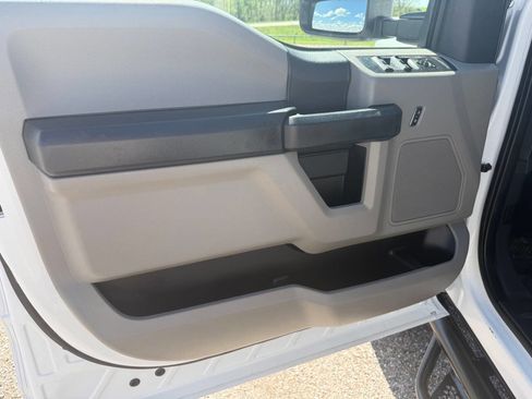 Used 2022 Ford F350 XL w/ Power Equipment Group image 17