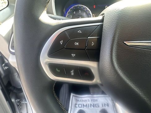 Used 2024 Chrysler Pacifica Touring-L image 20