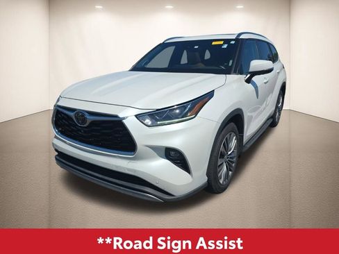 Used 2020 Toyota Highlander Platinum image 15