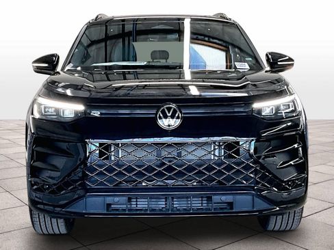 New 2026 Volkswagen Tiguan SE R-Line image 5