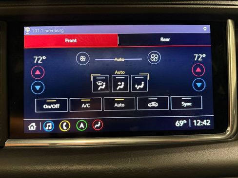 Used 2021 GMC Yukon Denali w/ Denali Premium Package image 25