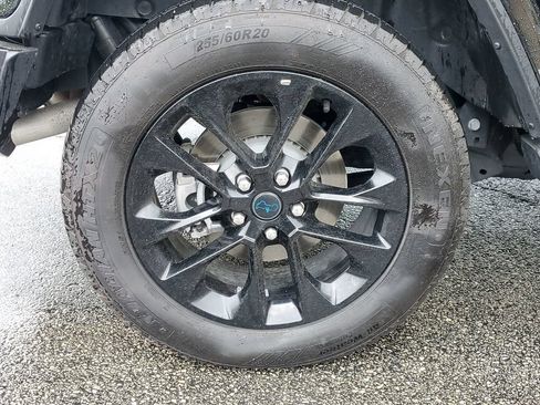 Certified 2025 Jeep Wrangler Unlimited Sahara AWD/4WD image 5