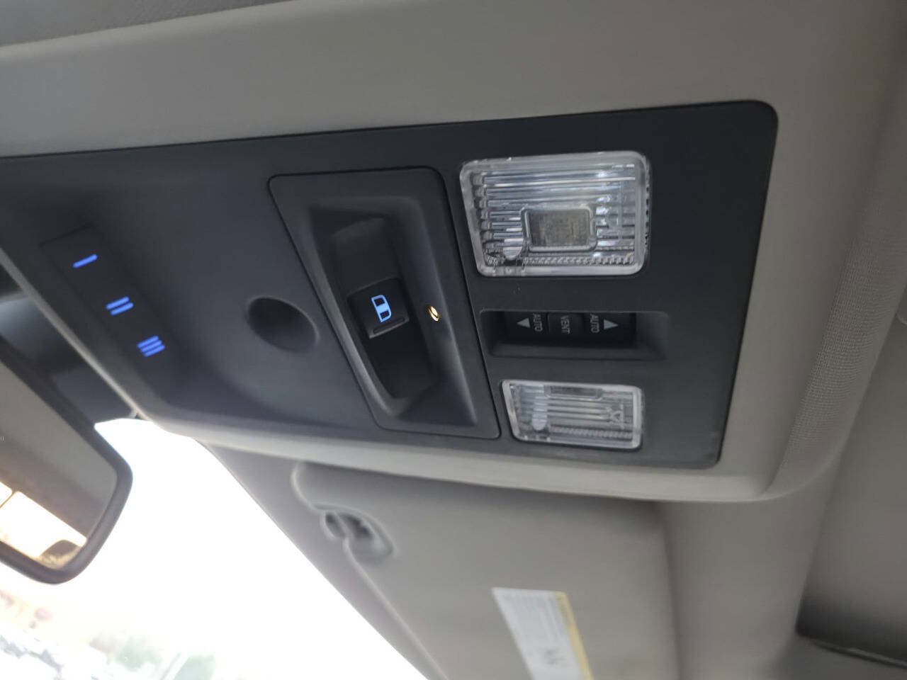 Used 2015 RAM 1500 Laramie w/ Convenience Group AWD/4WD image 30