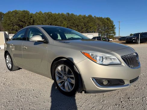 Used 2016 Buick Regal image 7