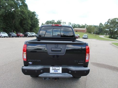 Used 2020 Nissan Frontier SV w/ Midnight Edition Floor Mats AWD/4WD image 7