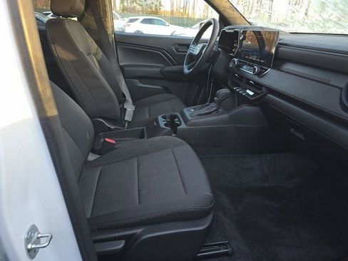 Used 2024 Chevrolet Colorado W/T image 5