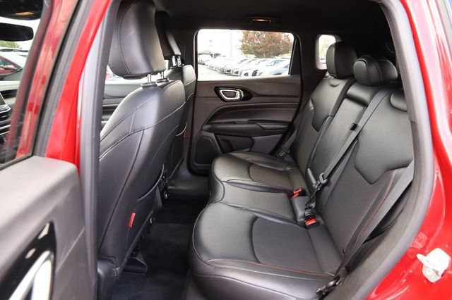 Used 2025 Jeep Compass Trailhawk AWD/4WD image 9