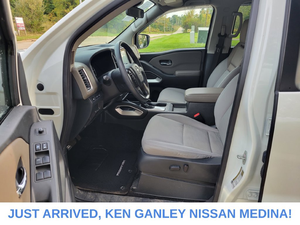 Certified 2022 Nissan Frontier SV w/ Technology Package AWD/4WD image 14