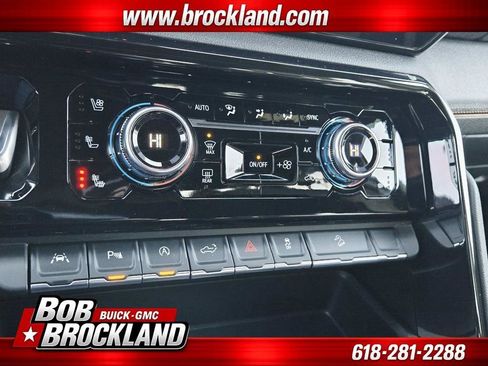 Used 2025 GMC Sierra 1500 AT4 w/ AT4 Premium Package AWD/4WD image 36