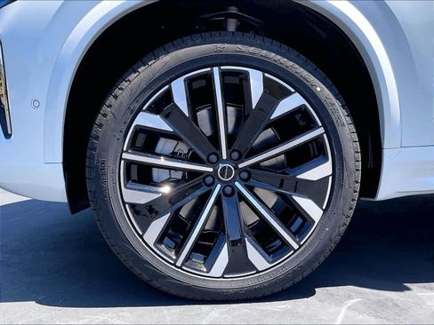 New 2026 Volvo XC90 T8 Ultra w/ Protection Package AWD/4WD image 14