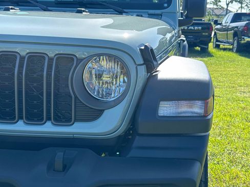 Used 2026 Jeep Wrangler Unlimited Sport AWD/4WD image 9