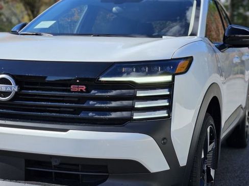 New 2026 Nissan Kicks SR w/ Cold Weather Package image 9