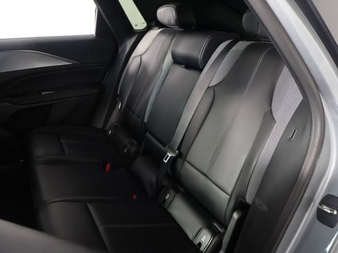 Used 2024 Cadillac Lyriq Tech RWD image 33