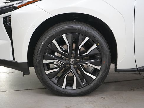 Used 2026 Toyota bZ AWD/4WD image 30