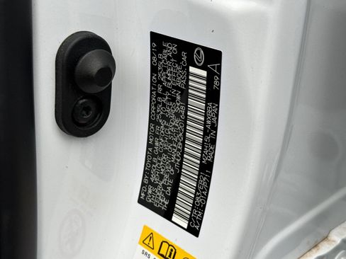 Used 2019 Lexus UX 250h image 28