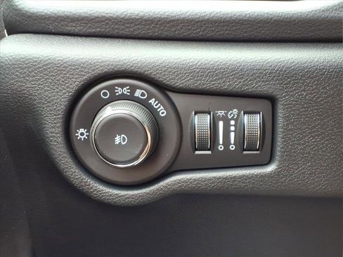 New 2026 Chrysler Pacifica Select image 20