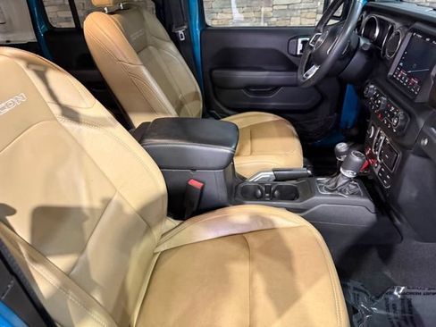 Used 2019 Jeep Wrangler Unlimited Rubicon w/ Dual Top Group AWD/4WD image 24