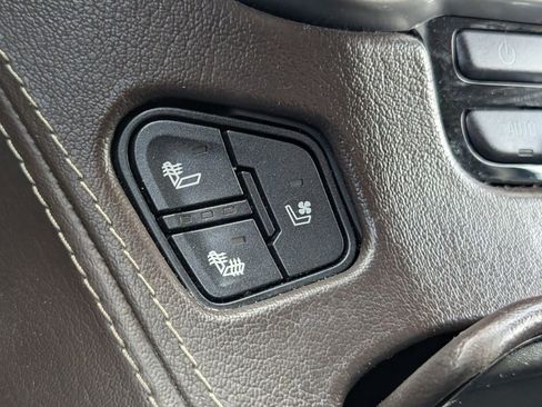 Used 2017 Chevrolet Tahoe Premier AWD/4WD image 16