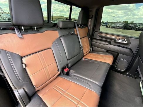 Used 2024 Chevrolet Silverado 3500 High Country w/ High Country Premium Package AWD/4WD image 22