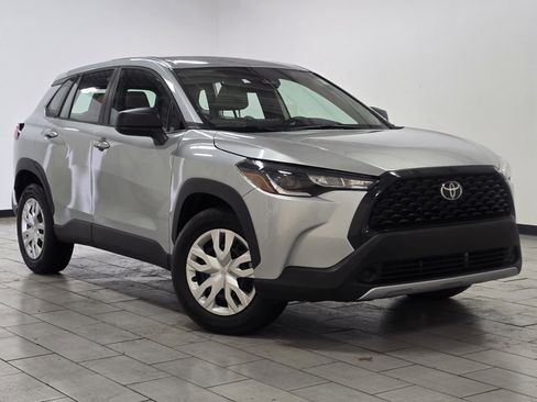 Certified 2025 Toyota Corolla Cross L image 2