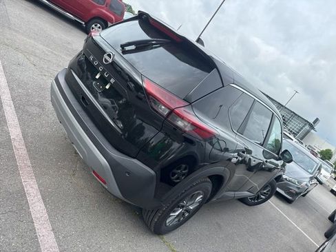 Used 2023 Nissan Rogue S FWD image 5