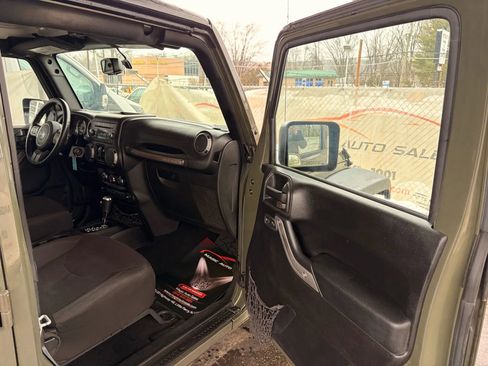 Used 2015 Jeep Wrangler Unlimited Sport w/ Quick Order Package 24S image 21