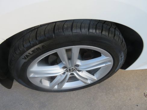 Used 2013 Volkswagen Passat TDI SEL Premium image 30