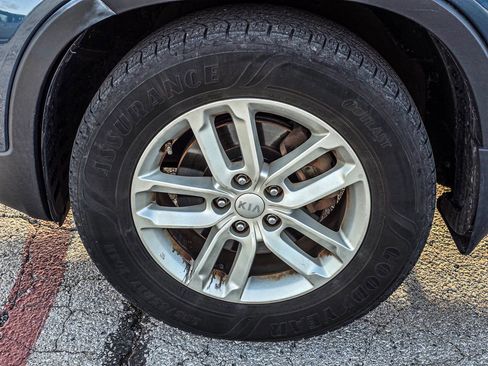 Used 2014 Kia Sorento LX image 8