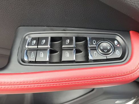Used 2017 Porsche Macan S AWD/4WD image 11