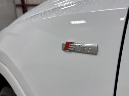 Used 2022 Audi Q3 2.0T Premium w/ Convenience Package image 3