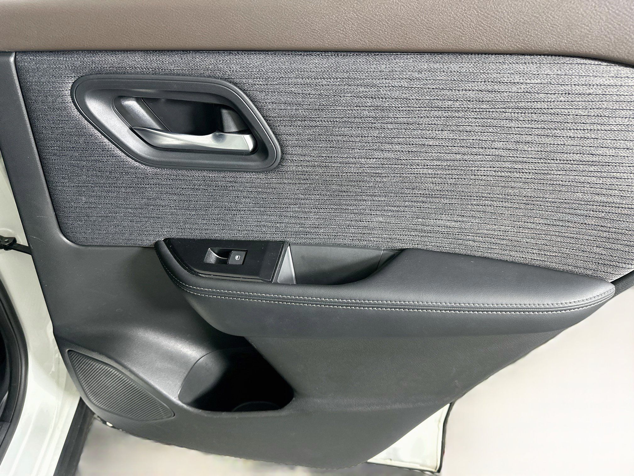 Used 2023 Nissan Rogue SV FWD image 27