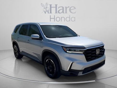 Certified 2025 Honda Pilot EX-L image 8
