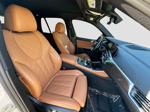 Used 2023 BMW X5 xDrive40i w/ Executive Package image 32