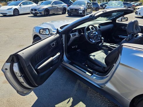Used 2020 Ford Mustang Premium image 39