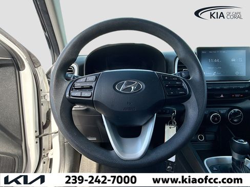 Used 2022 Hyundai Venue SE image 34