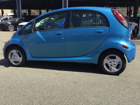 Used 2016 Mitsubishi i ES image 5