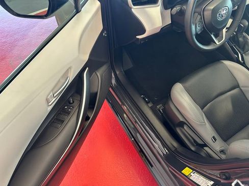 Used 2025 Toyota Corolla SE w/ SE Premium Package FWD image 10