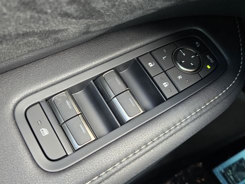 New 2026 Lexus TX 500h AWD image 33